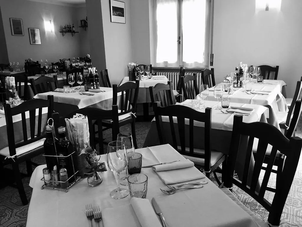 La Lanterna Hotel Garda  2*, Garda (Verona)