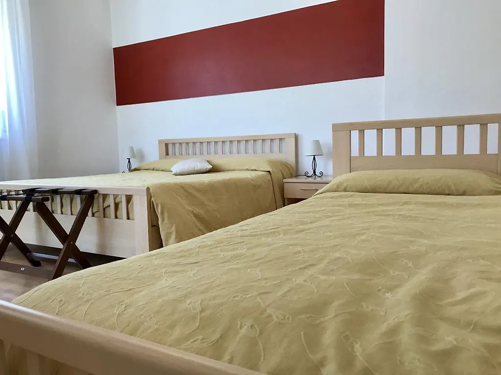 ** Guest house La Lanterna Hotel Garda  Italy