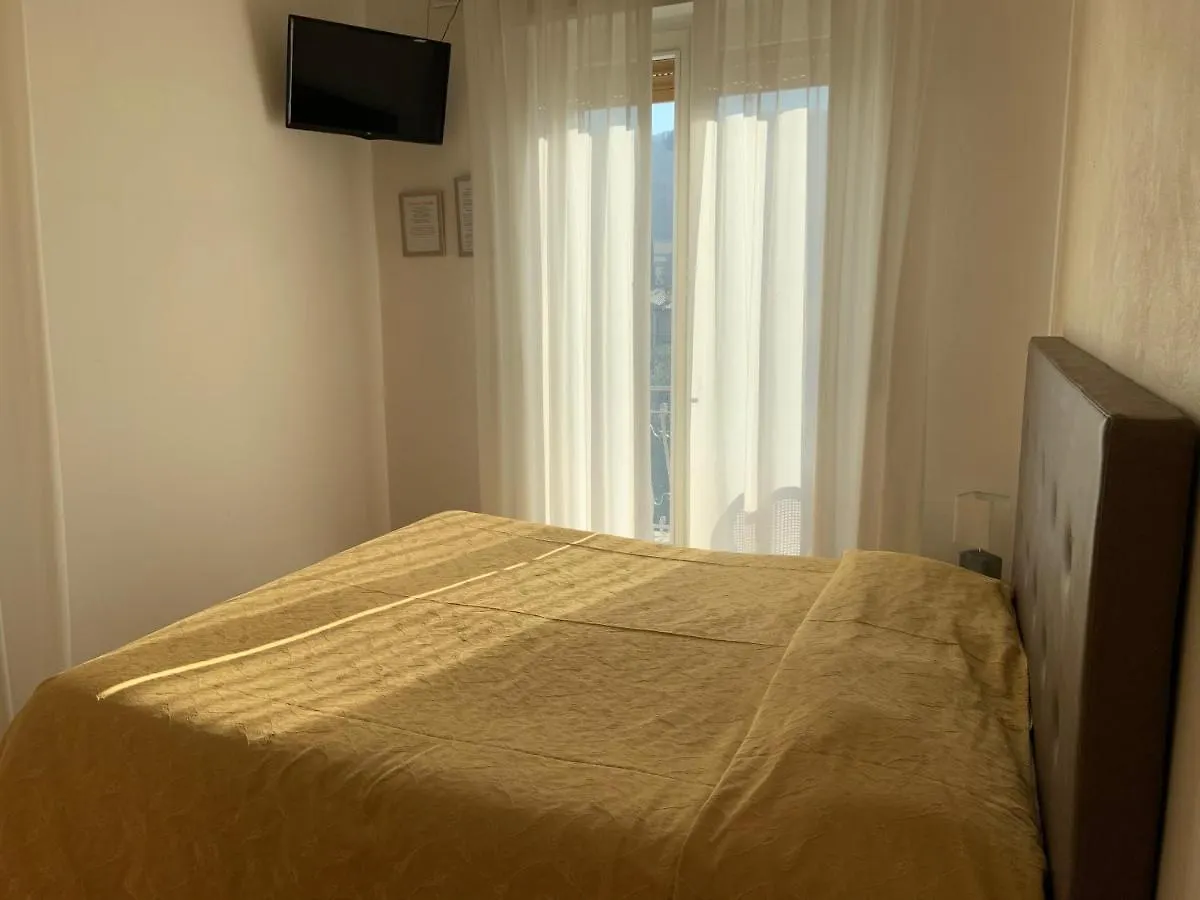 ** Guest house La Lanterna Hotel Garda  Italy
