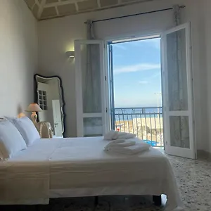 https://la-camera-sul-porto.sicilyhotelsitaly.net
