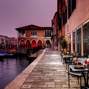 https://hotel-lorologio-venezia.hotelslidodijesolo.com