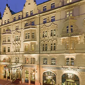 Paris 5*, Prag Tjeckien