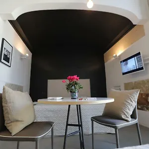https://the-station-napoli.hotels-amalfi.com